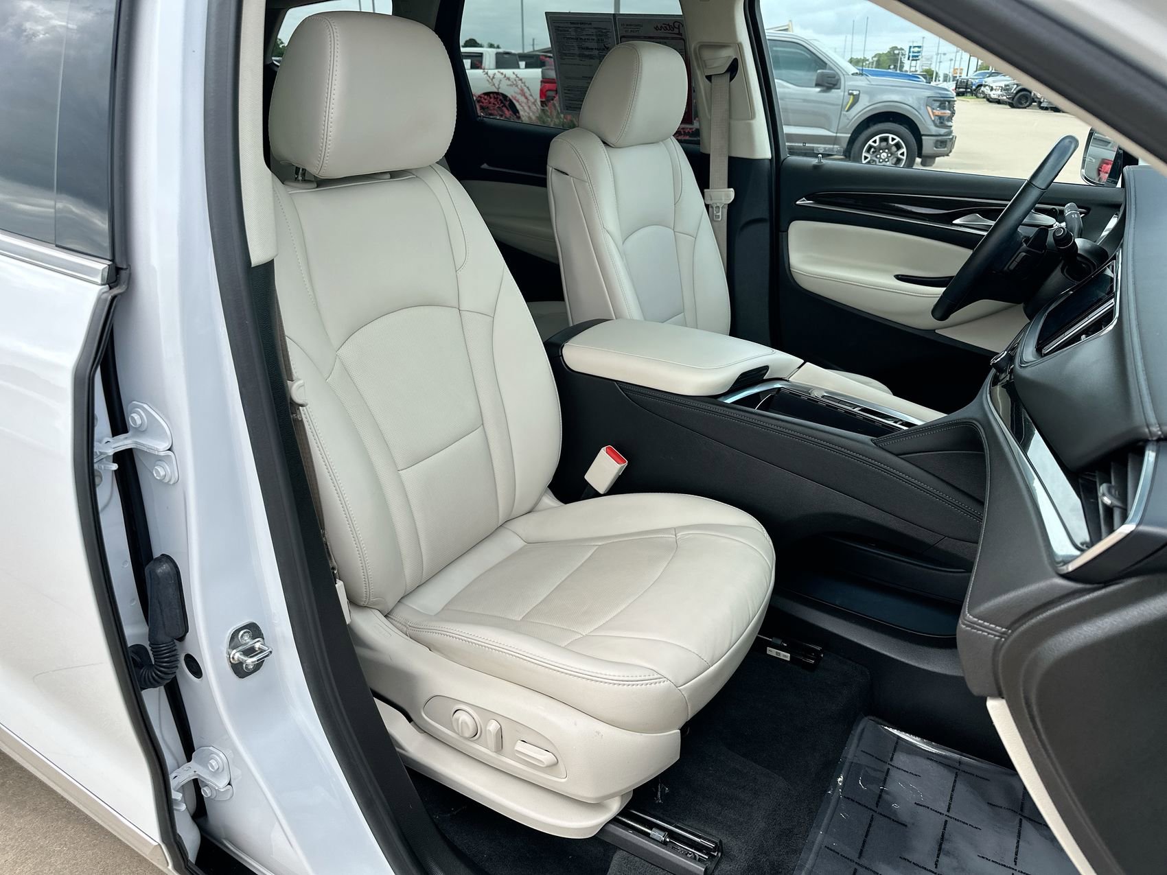 Used 2023 Buick Enclave Essence w/ Sport Touring Edition image 24