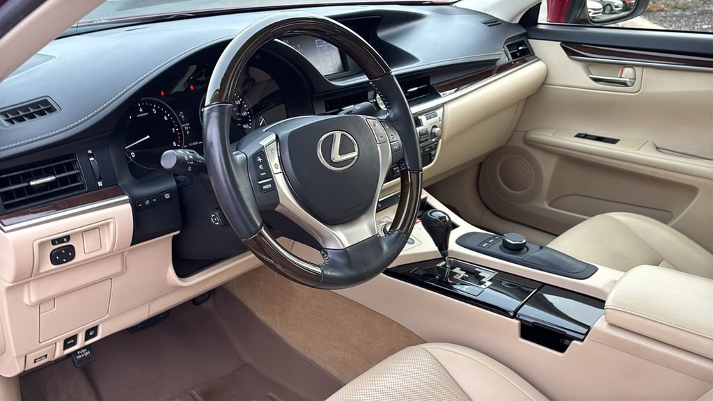 Used 2014 Lexus ES 350 w/ Premium Package image 26