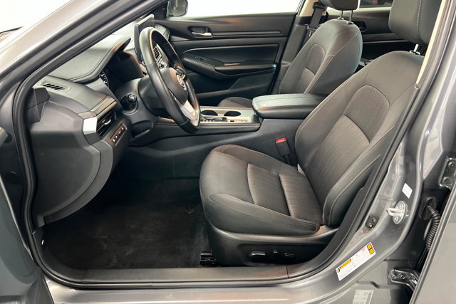 Used 2025 Nissan Altima 2.5 SV w/ SV Premium Package FWD image 18