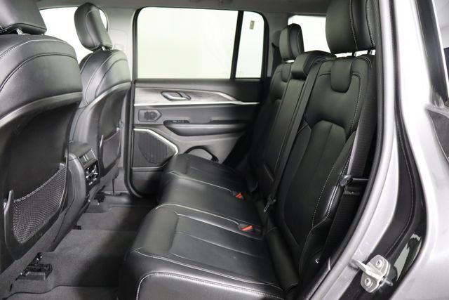 Used 2022 Jeep Grand Cherokee Limited AWD/4WD image 16
