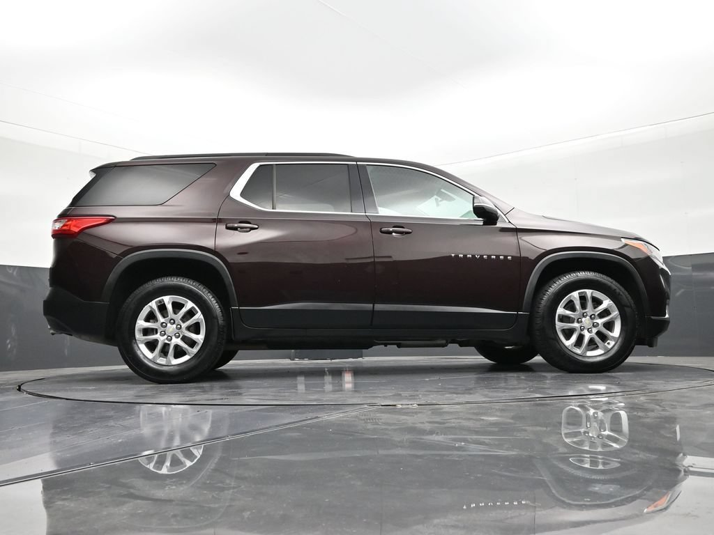 Used 2021 Chevrolet Traverse LT FWD image 24