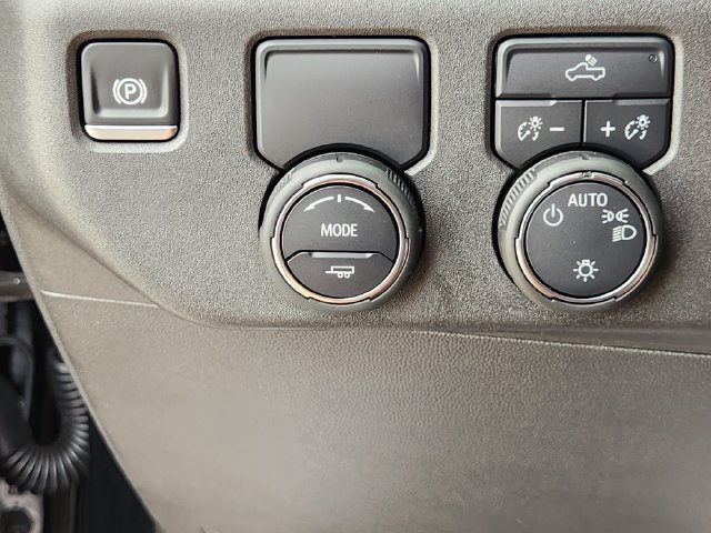 Used 2025 Chevrolet Silverado 1500 LT RWD image 21
