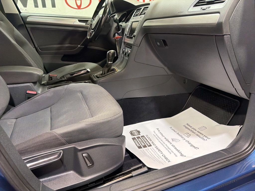 Used 2016 Volkswagen Golf S FWD image 11