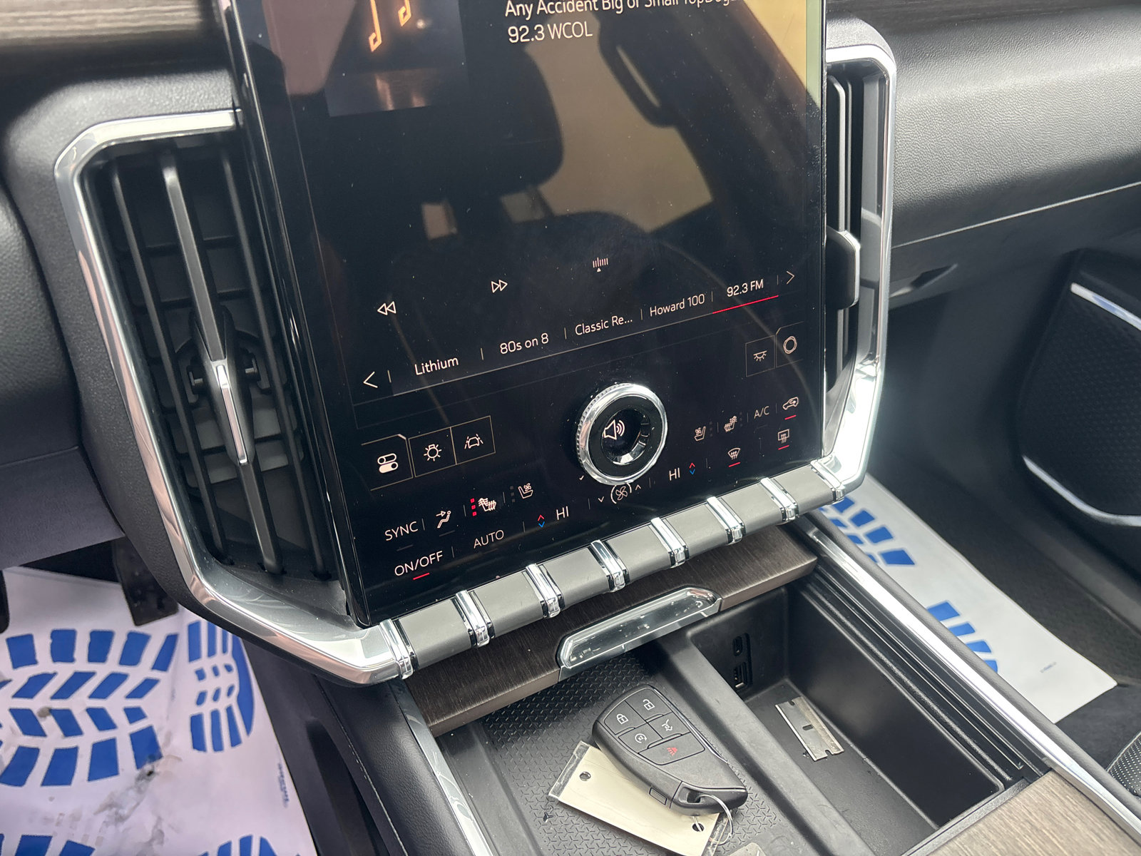 Used 2025 GMC Acadia Denali w/ Super Cruise Package image 21