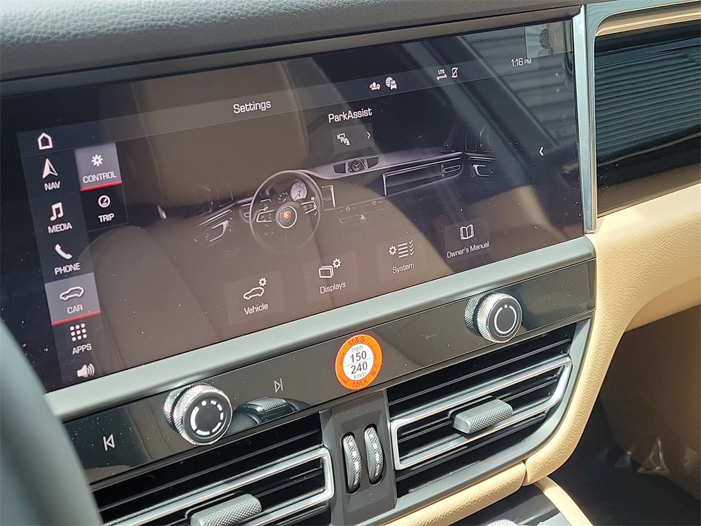 New 2026 Porsche Macan image 30