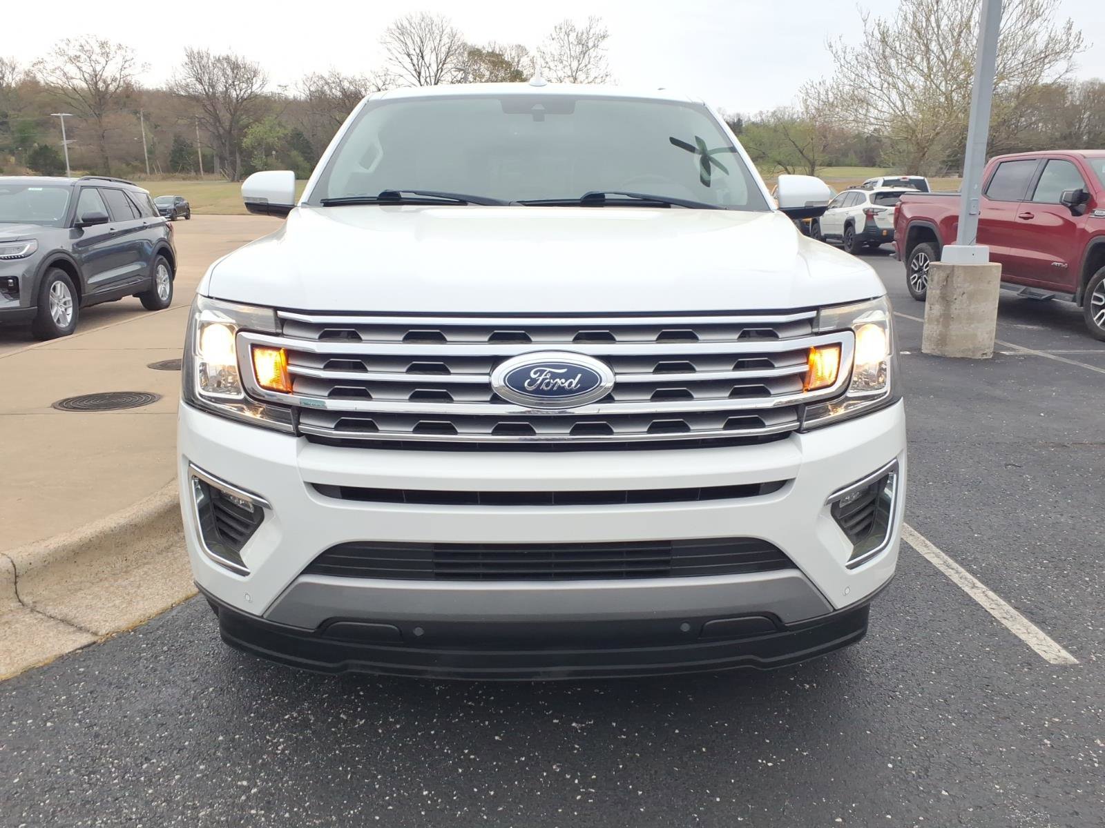 Used 2020 Ford Expedition Limited image 2