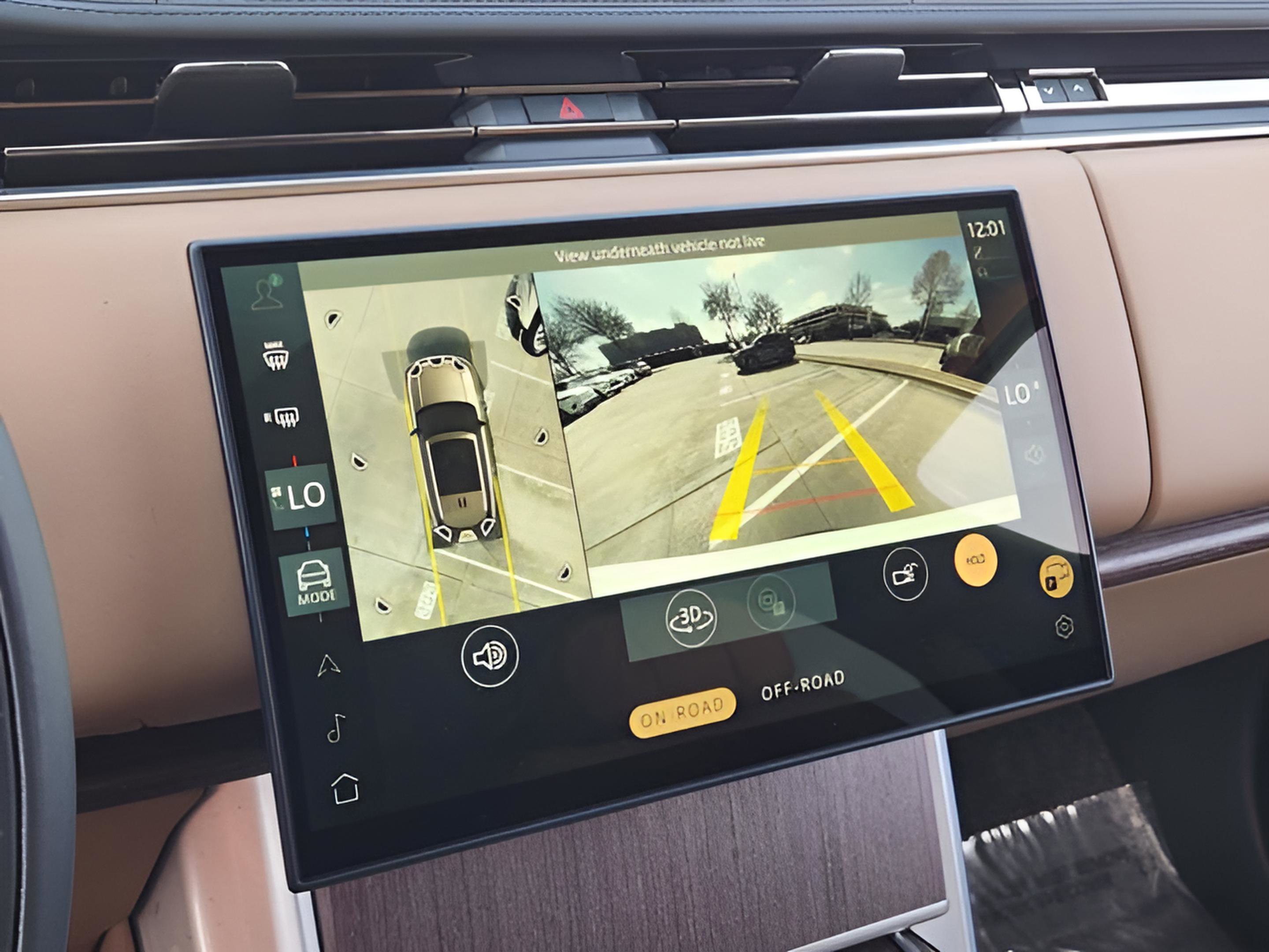 Certified 2025 Land Rover Range Rover SE image 14