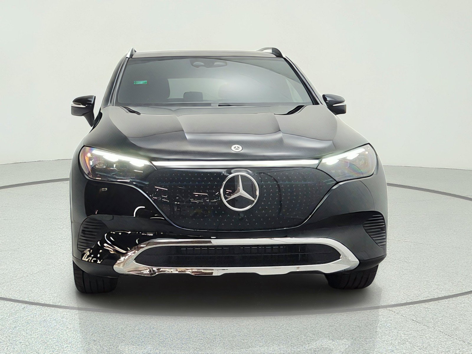 New 2027 Mercedes-Benz EQE 320+ SUV image 2