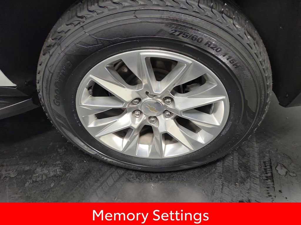 Used 2023 Chevrolet Suburban Premier image 10