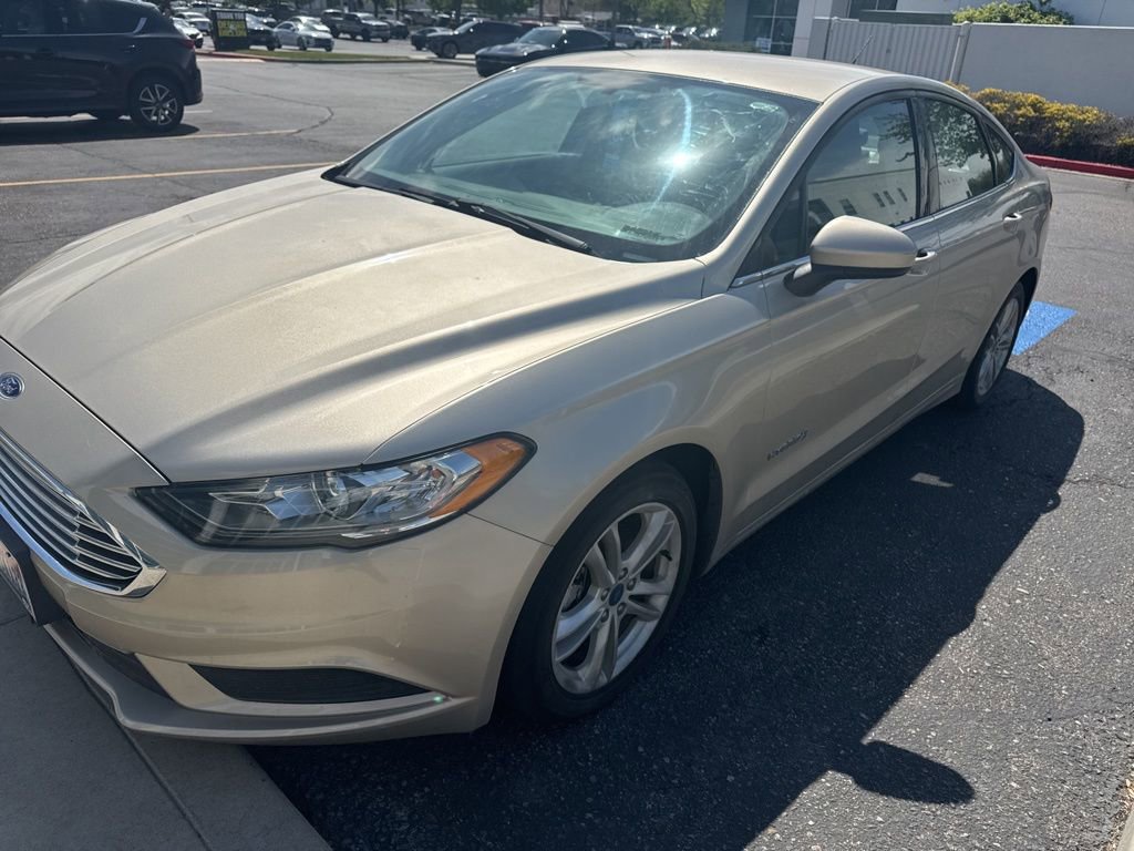 Used 2018 Ford Fusion SE FWD image 1