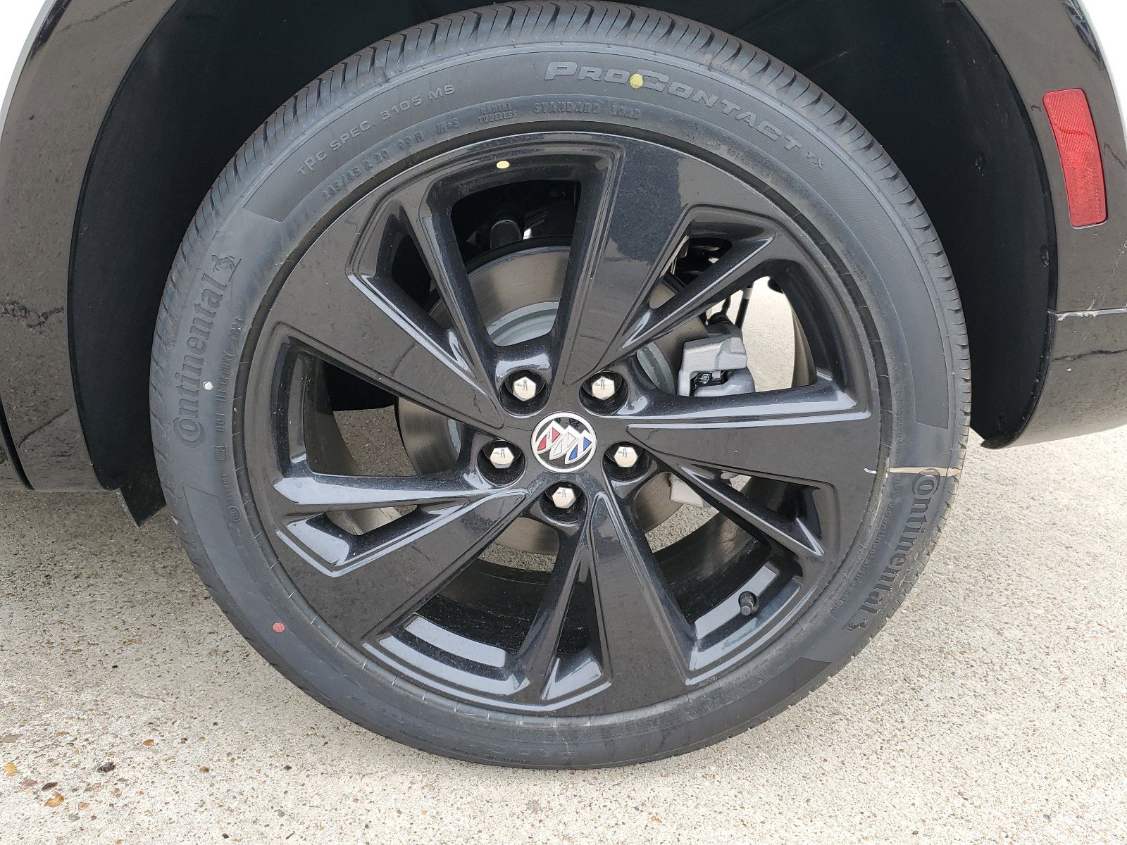 Used 2023 Buick Envision Essence w/ Sport Touring Package image 28