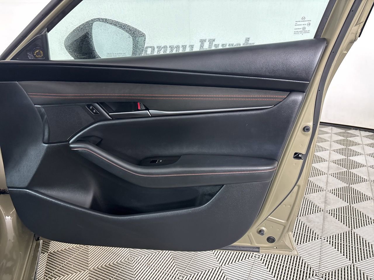 Used 2024 MAZDA MAZDA3 s image 28