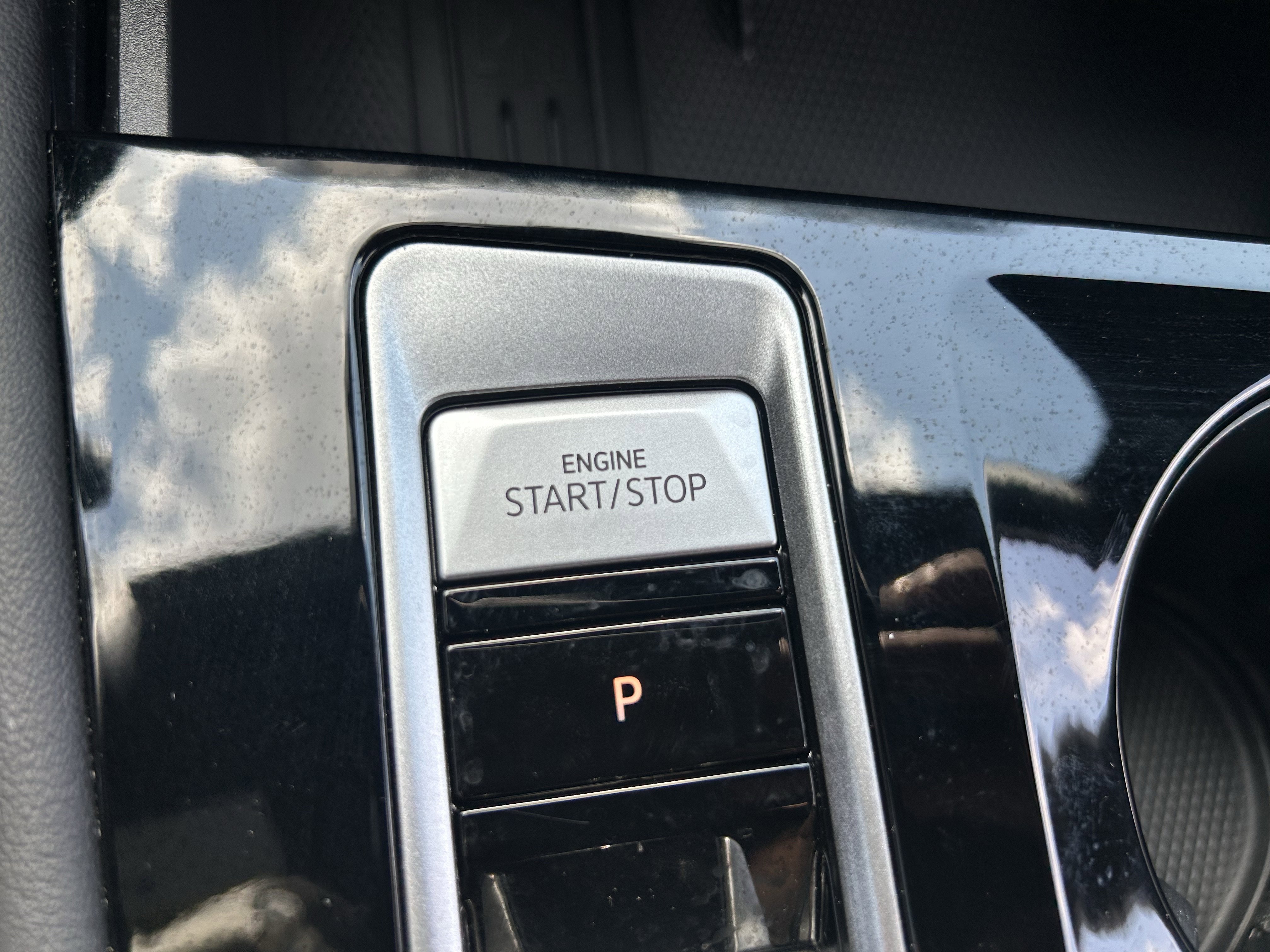 Certified 2025 Volkswagen Atlas Cross Sport SEL Premium R-Line AWD/4WD image 17