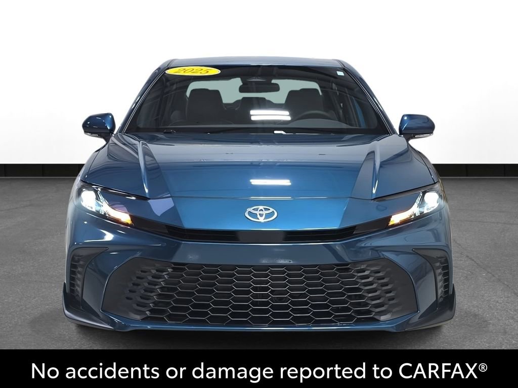 Used 2025 Toyota Camry SE image 2