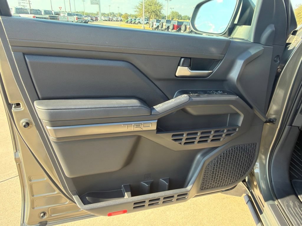 Used 2024 Toyota Tacoma TRD Sport AWD/4WD image 15