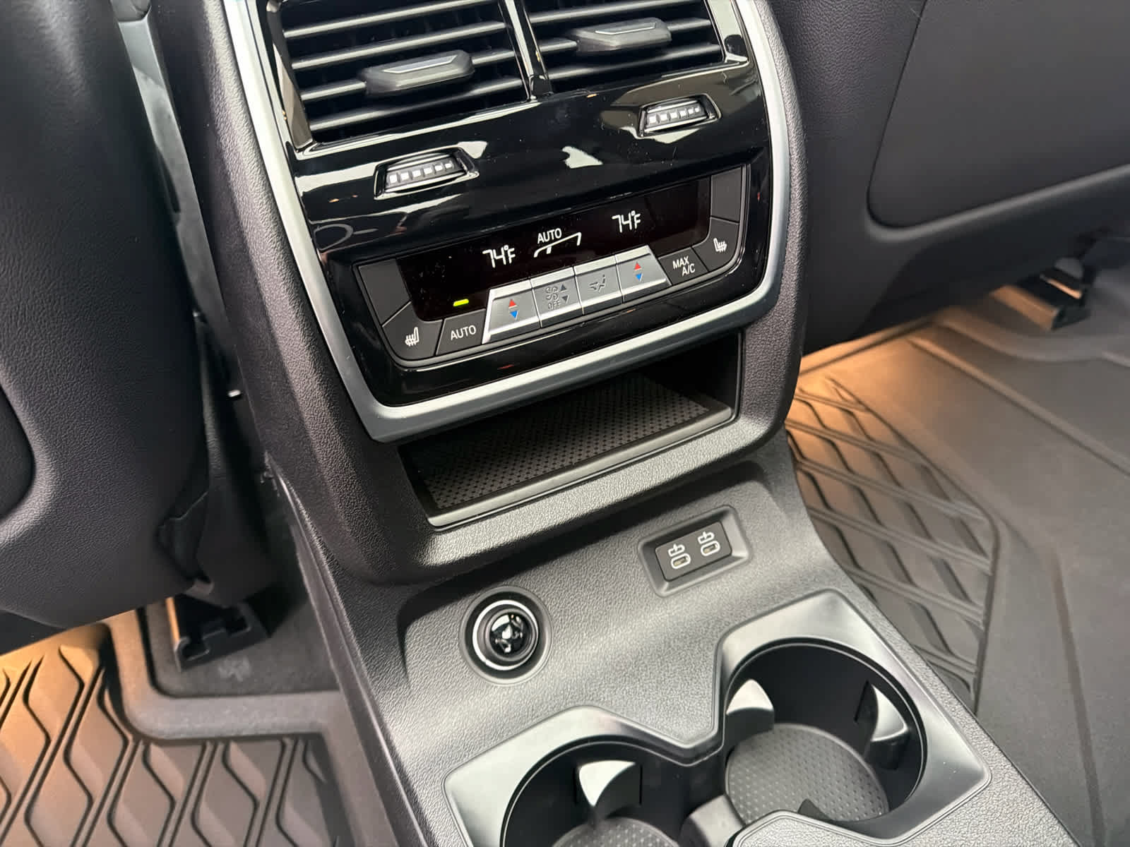 New 2026 BMW X7 M60i AWD/4WD image 19