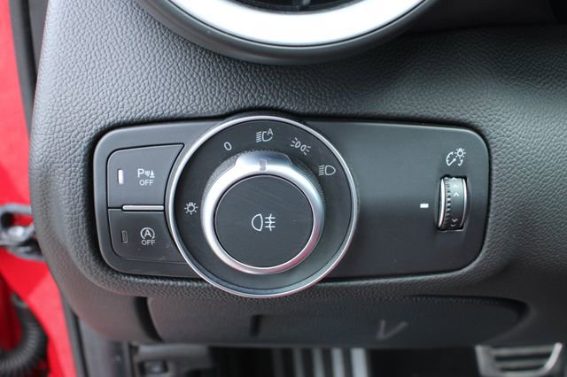 Used 2022 Alfa Romeo Giulia Veloce AWD/4WD image 15