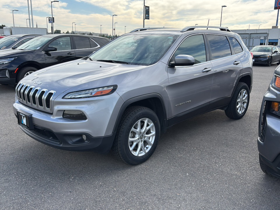 Used 2018 Jeep Cherokee Latitude Plus w/ Comfort/Convenience Group AWD/4WD image 1
