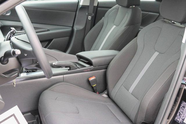 New 2026 Hyundai Elantra SE w/ Cargo Package image 7