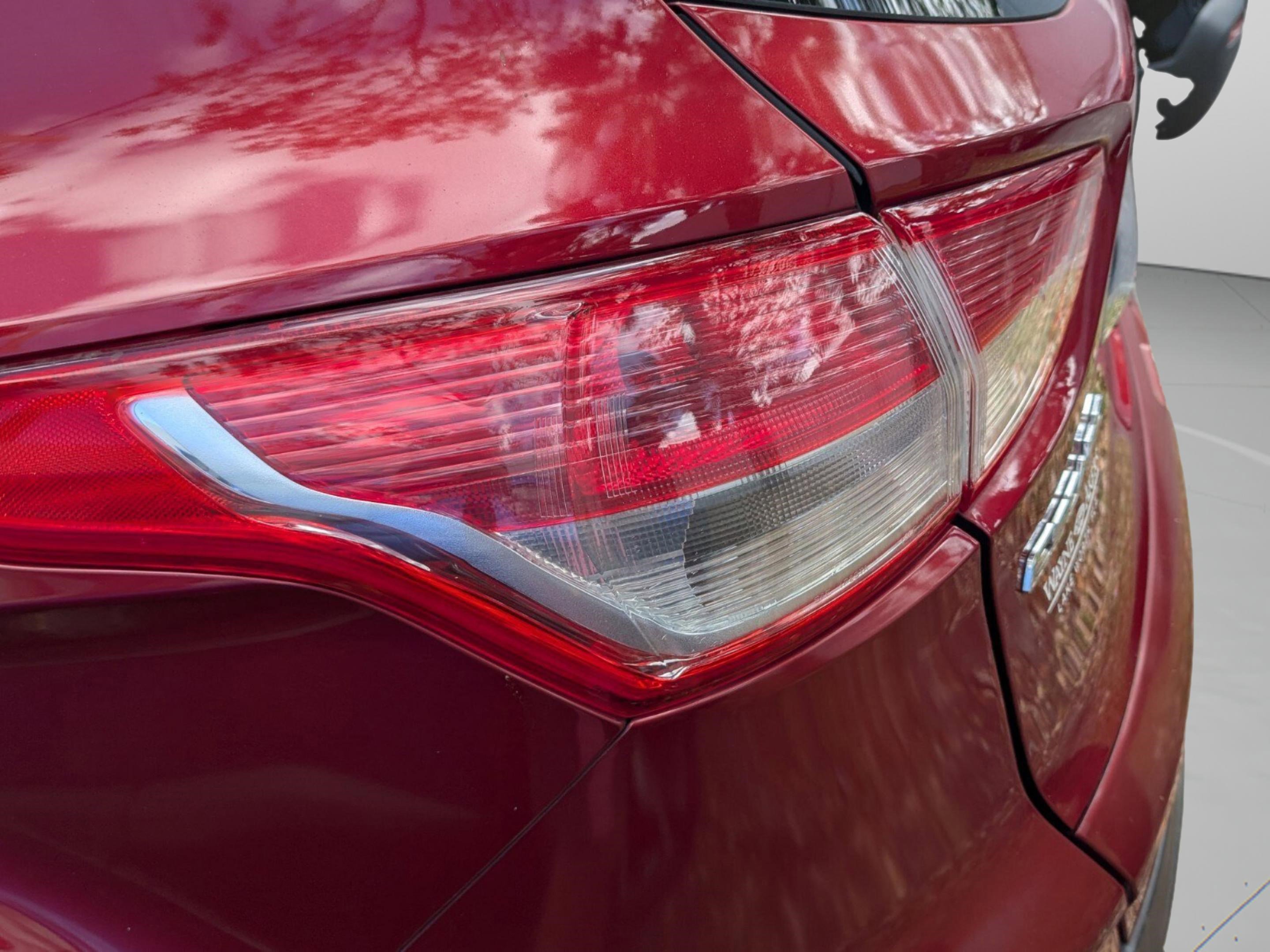 Used 2013 Ford Escape SEL image 18