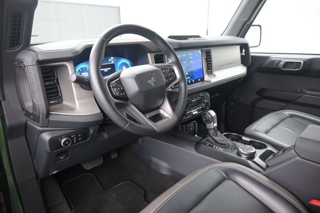 Used 2025 Ford Bronco Outer Banks AWD/4WD image 17