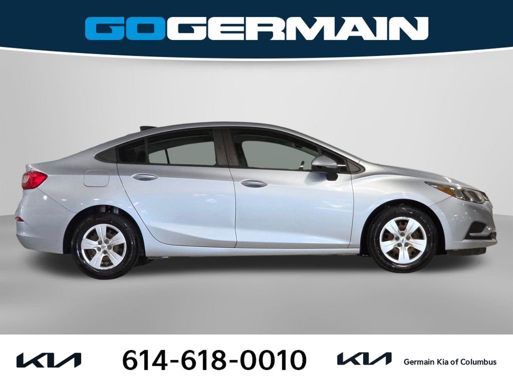 Used 2017 Chevrolet Cruze LS FWD image 7
