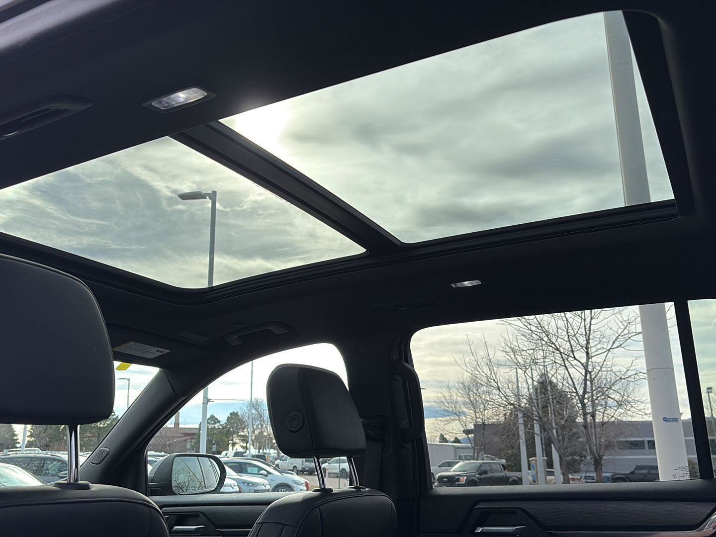 Used 2025 GMC Acadia AT4 w/ LPO, Floor Liner Package image 16