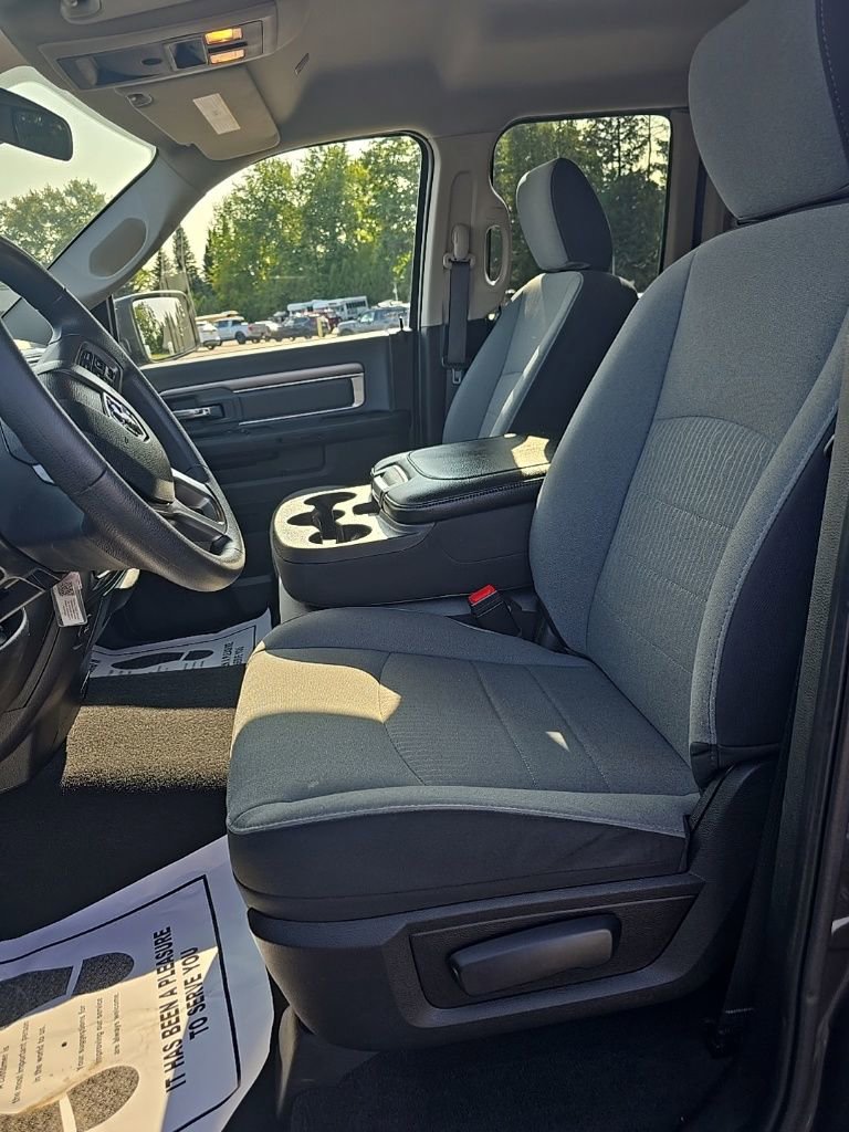 Used 2024 RAM 1500 Classic SLT image 9