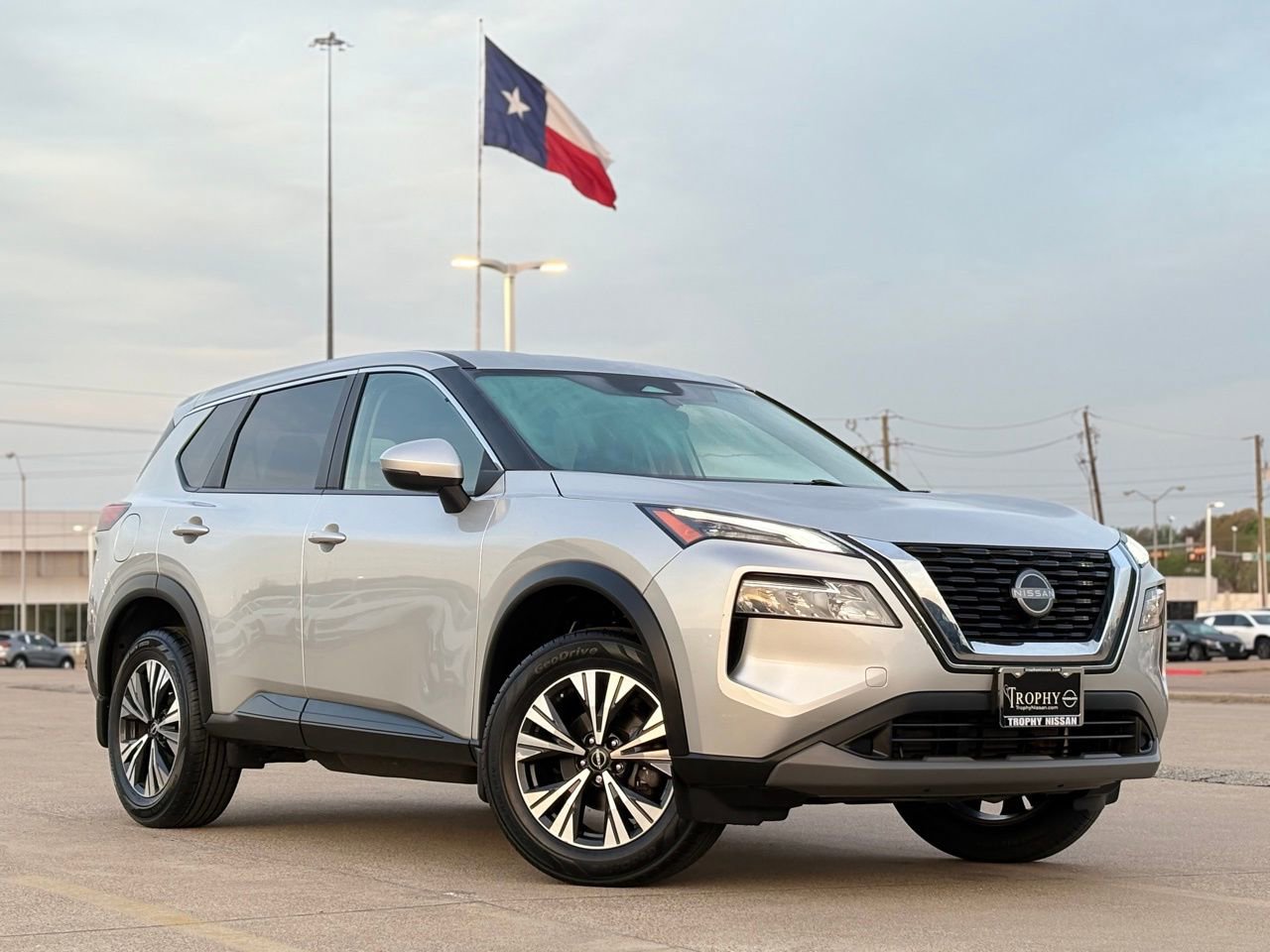 Certified 2023 Nissan Rogue SV image 2