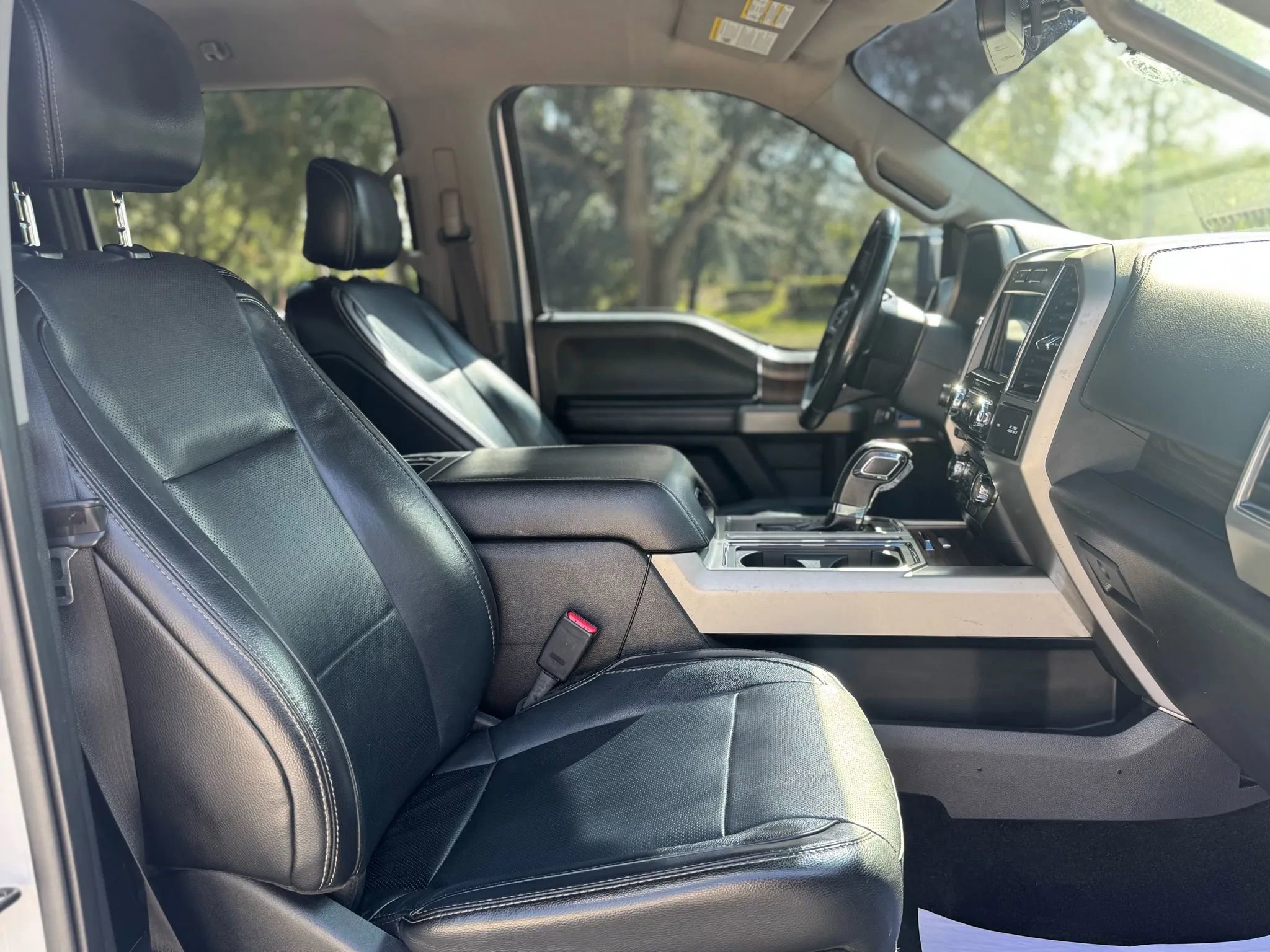 Used 2017 Ford F150 Lariat image 18