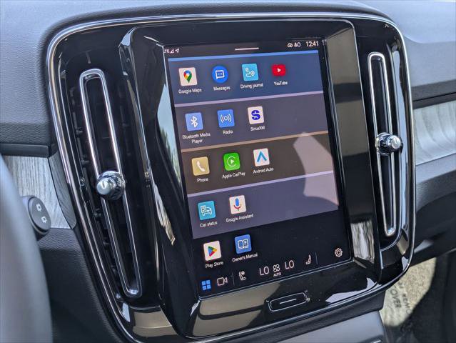 Used 2025 Volvo XC40 B5 Core w/ Protection Package Premier image 16