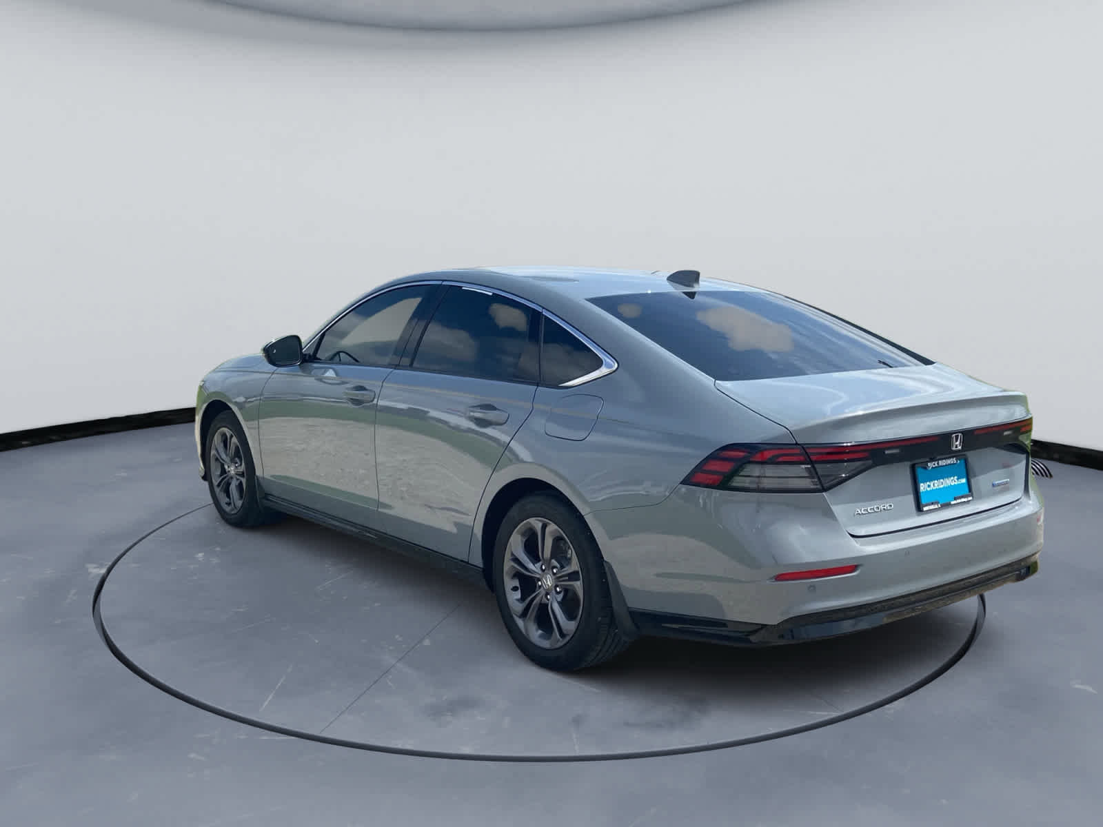 Used 2025 Honda Accord EX-L image 9
