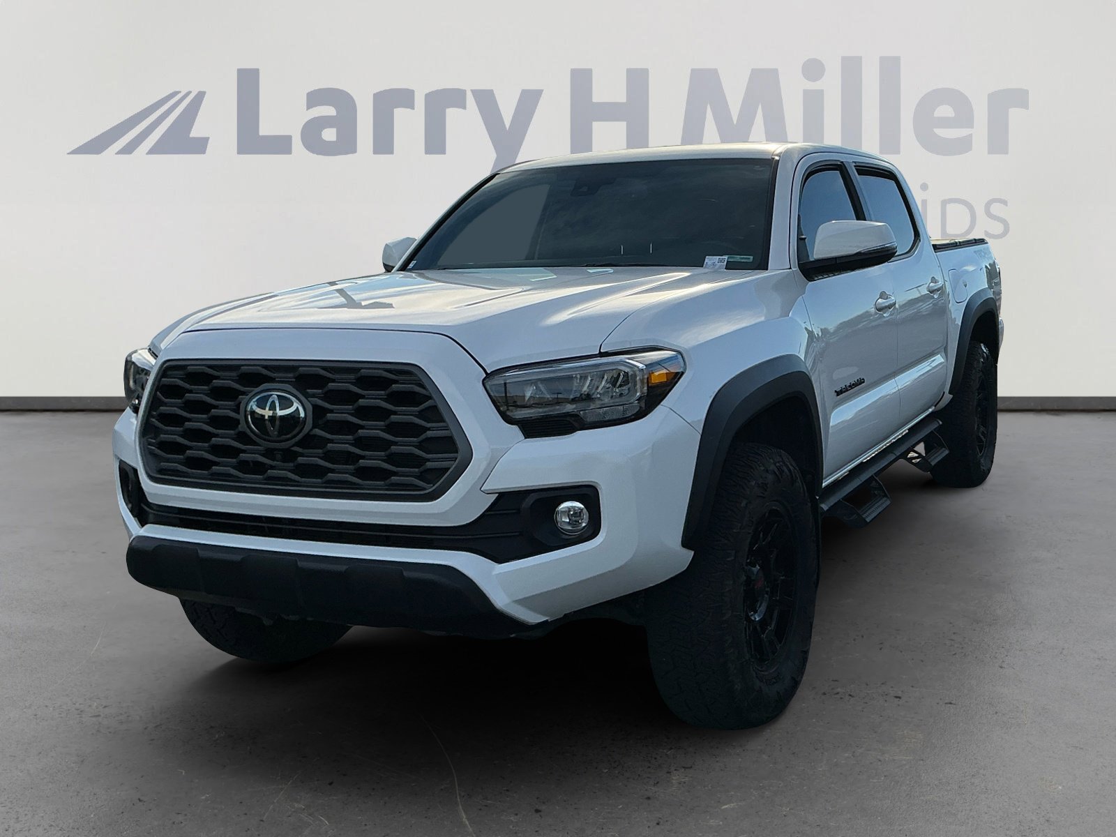 Used 2023 Toyota Tacoma TRD Off-Road image 1
