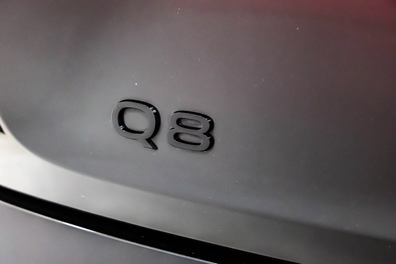 Used 2024 Audi Q8 e-tron Premium Plus image 9
