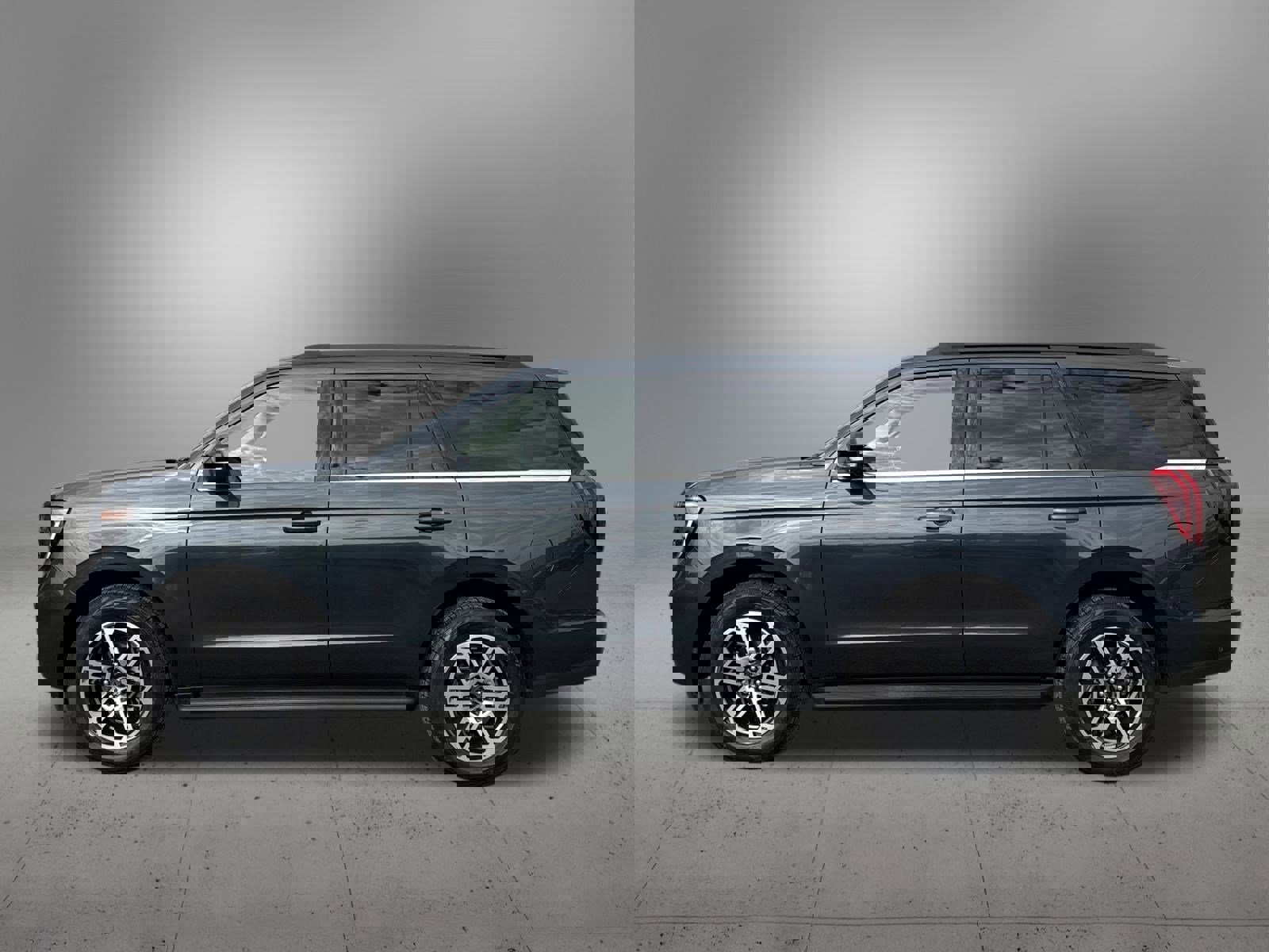 Used 2025 Ford Expedition Active image 2