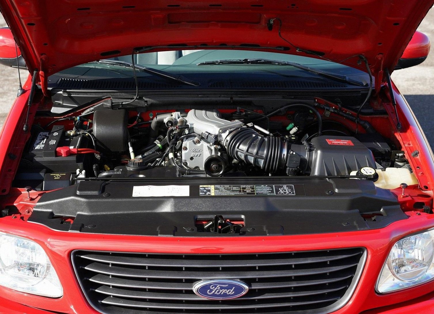 Used 2004 Ford F150 Lightning RWD image 12