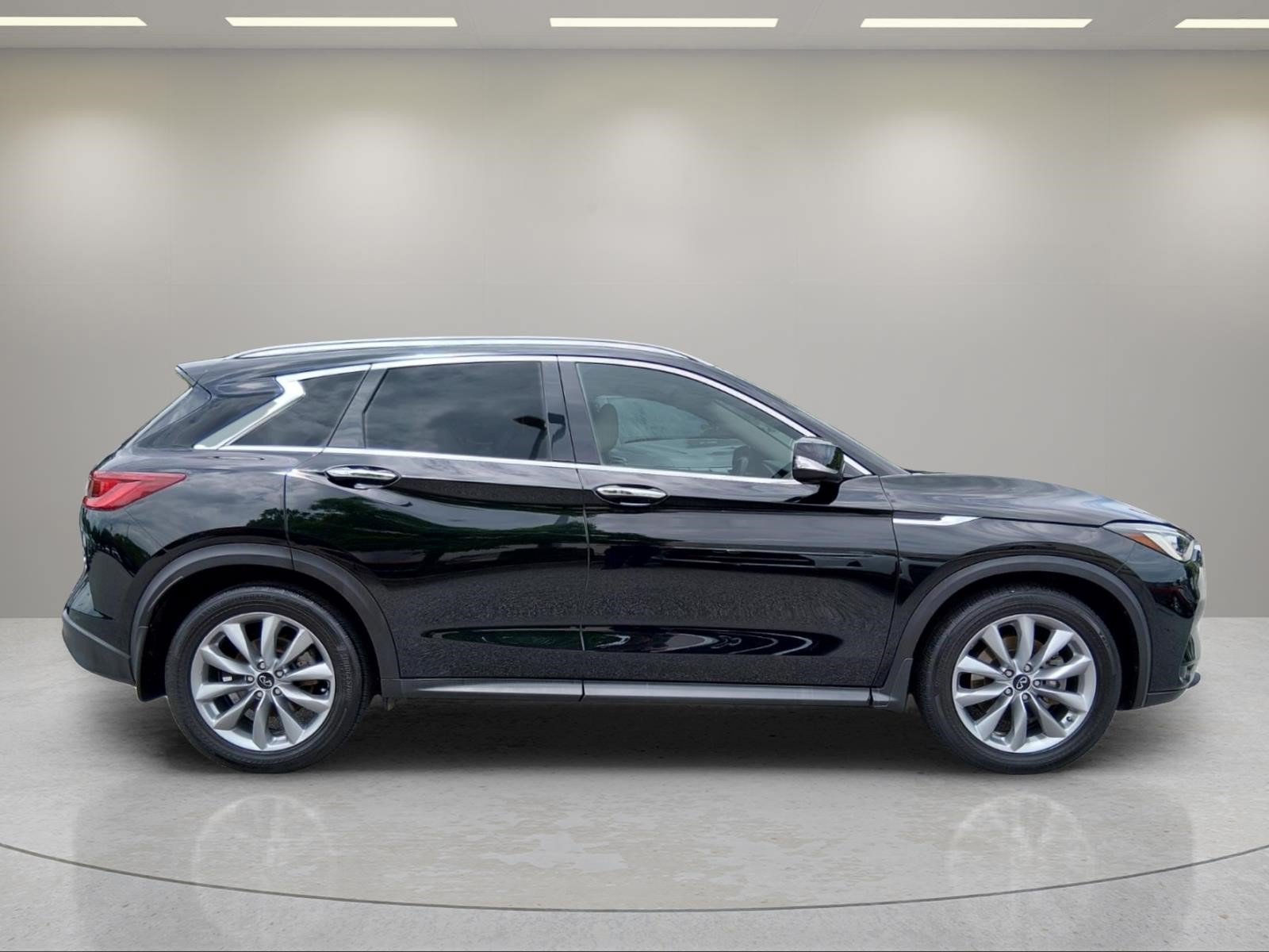 Used 2022 INFINITI QX50 Essential AWD/4WD image 4