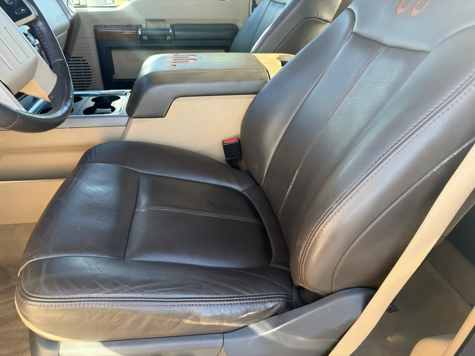 Used 2016 Ford F350 King Ranch w/ FX4 Off-Road Package AWD/4WD image 12