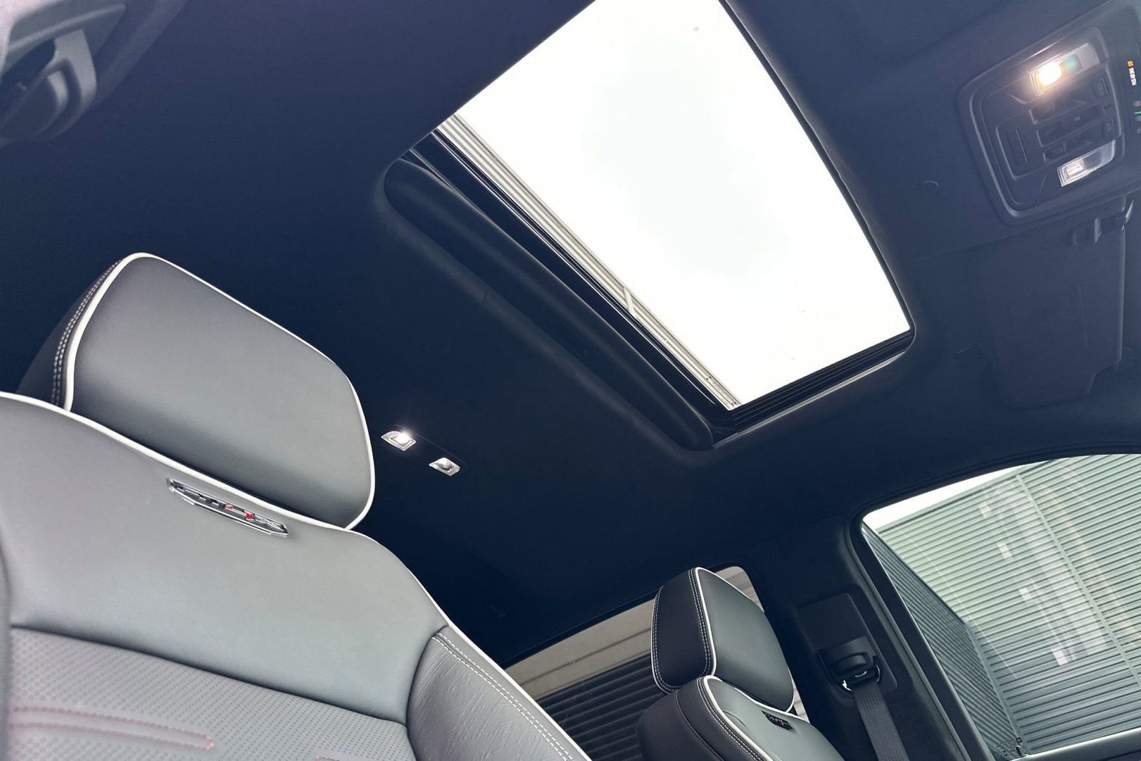 Used 2025 GMC Sierra 1500 AT4X image 18