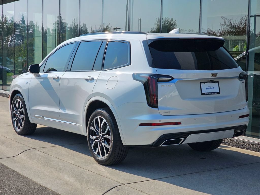 Certified 2023 Cadillac XT6 Sport w/ Platinum Package AWD/4WD image 3