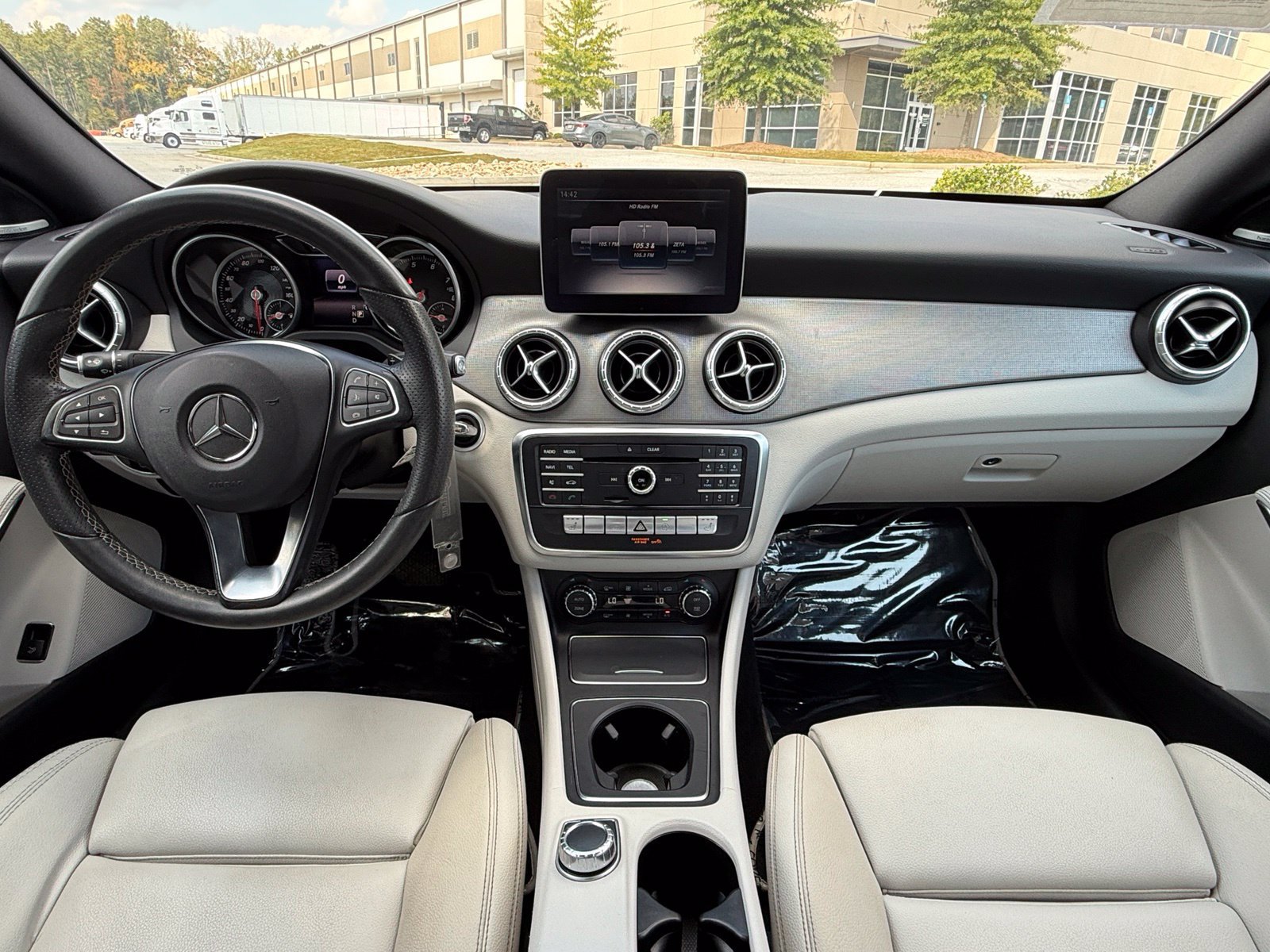 Used 2017 Mercedes-Benz CLA 250 4MATIC image 23