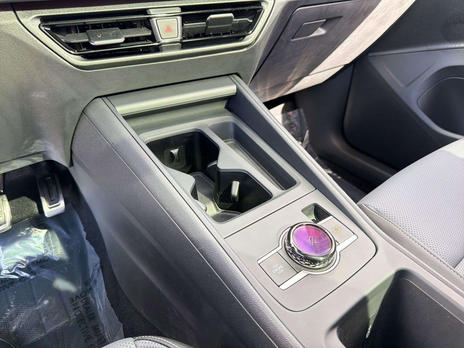 Used 2025 Volkswagen Tiguan SE R-Line image 26