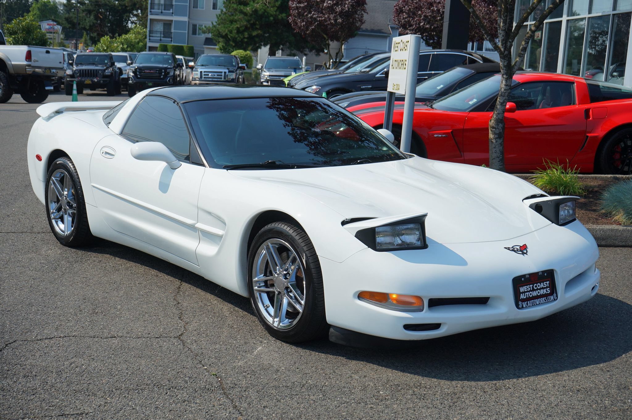 Used 1997 Chevrolet Corvette Coupe w/ Memory Pkg RWD image 9