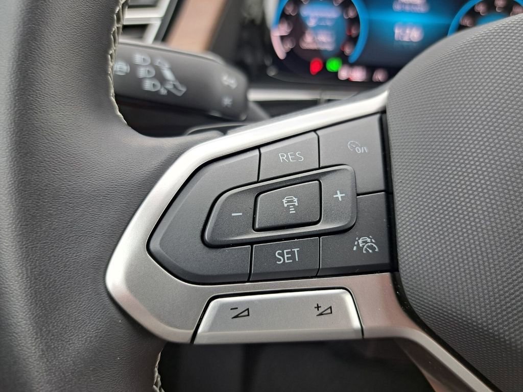 Used 2026 Volkswagen Atlas SE FWD image 14