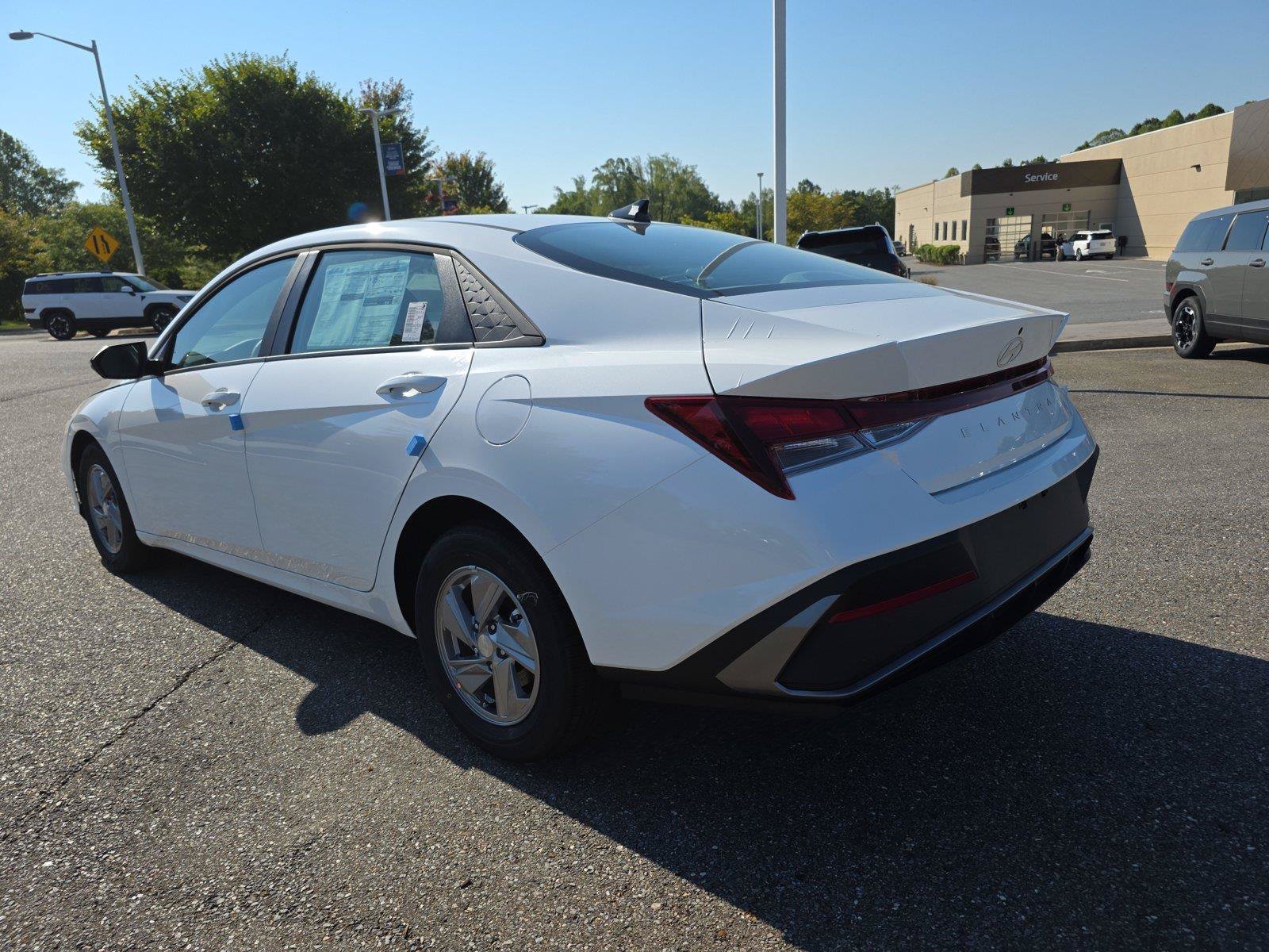 New 2026 Hyundai Elantra SE FWD image 8