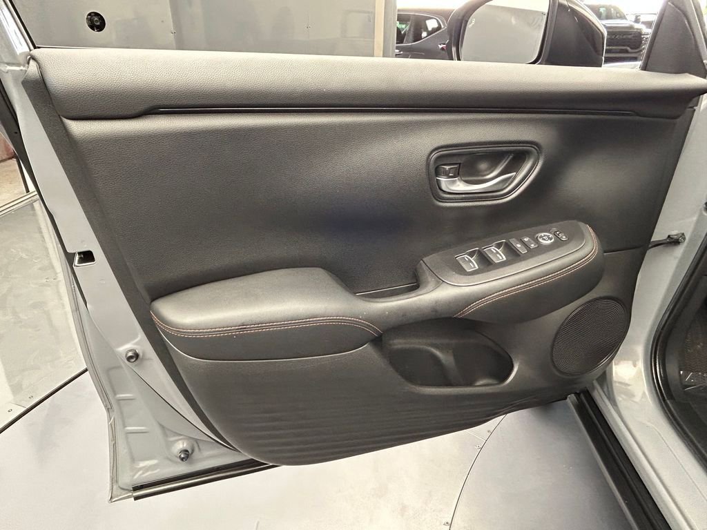 Used 2024 Honda HR-V Sport image 12