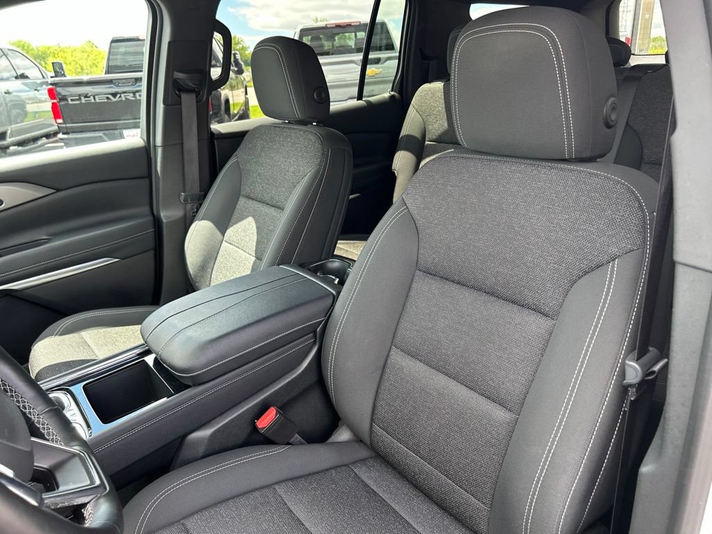 Used 2025 Chevrolet Traverse LT w/ Sun and Wheel Package AWD/4WD image 17
