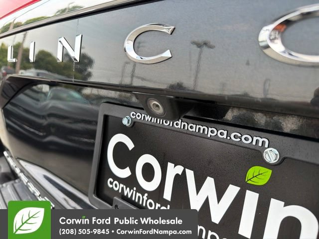 Used 2015 Lincoln Navigator L 4WD w/ Equipment Group 101A Reserve image 11