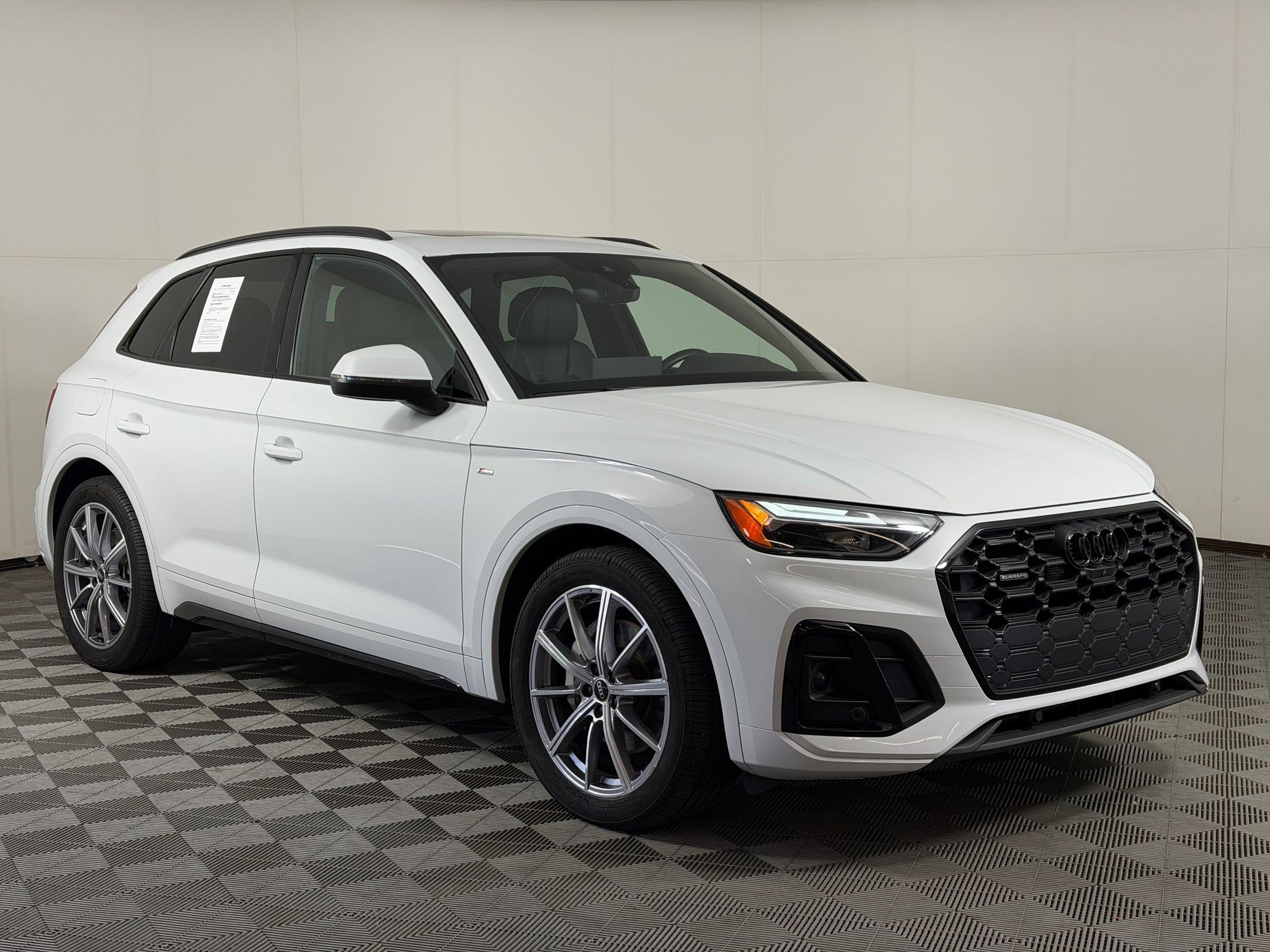 Used 2023 Audi Q5 e Premium Plus w/ Premium Plus Package AWD/4WD image 7