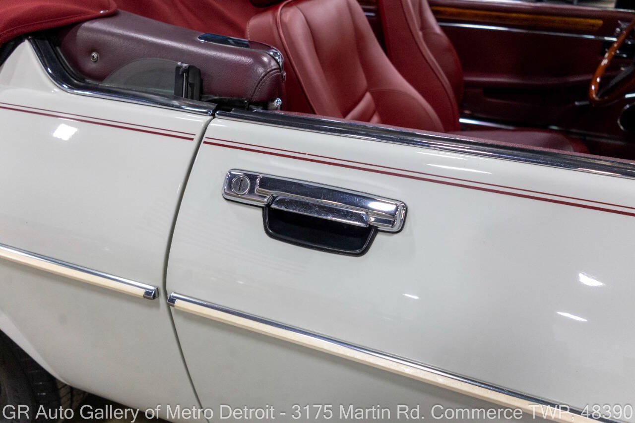 Used 1989 Jaguar XJS V12 Convertible RWD image 39